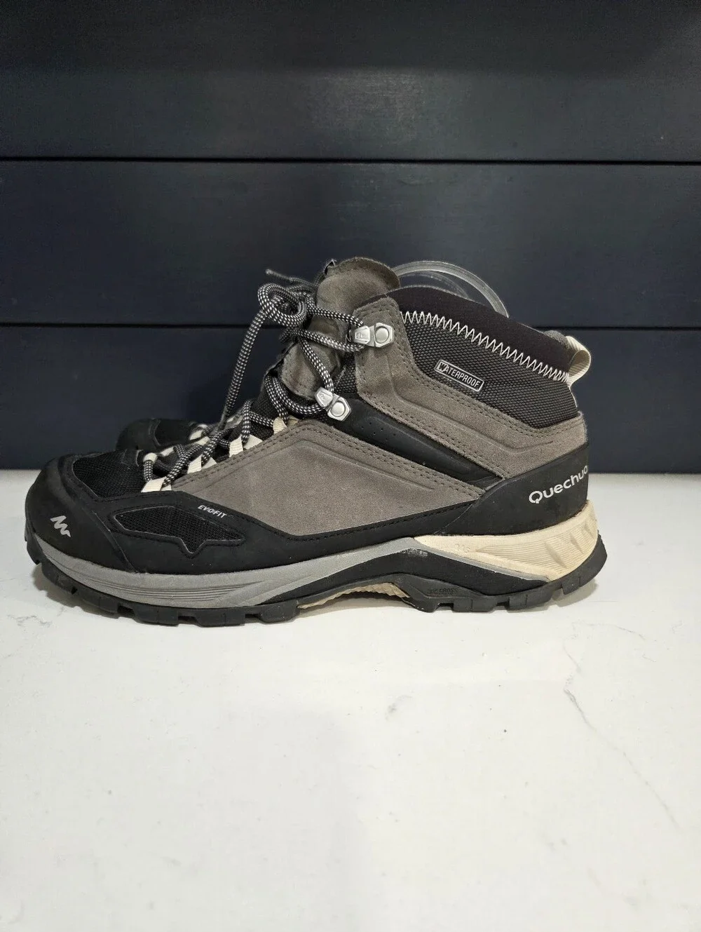 Quechua Men's Gray and Black Hiking Boots 500 Waterproof Size 9